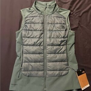 Women’s Northface vest
